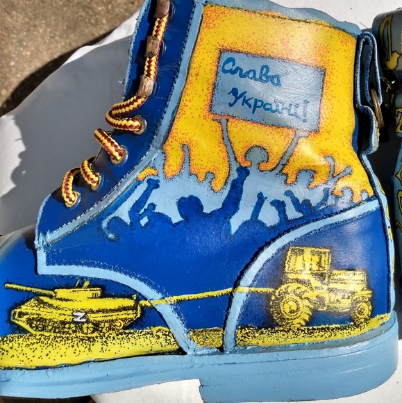 Custom Boots - Picture 14 of 15